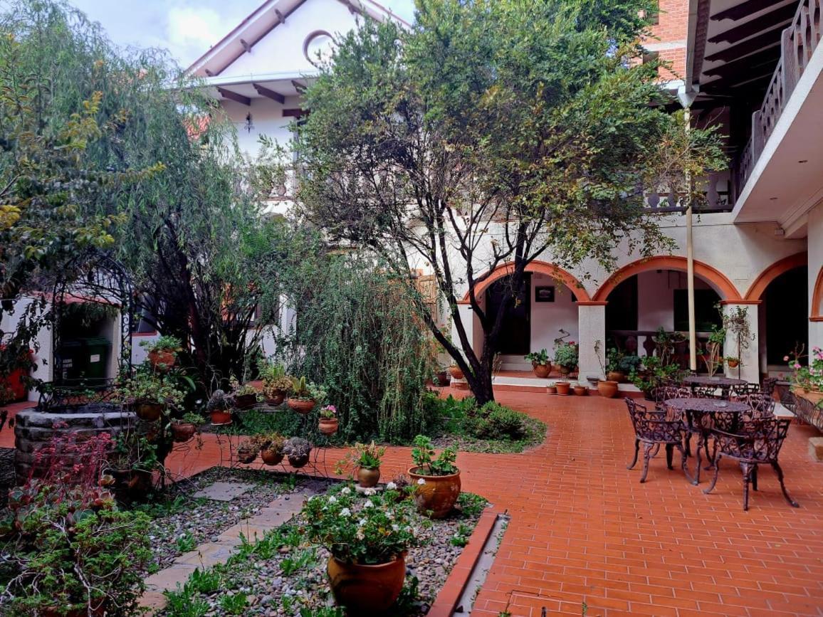Hotel Santa Monica Potosi Bagian luar foto
